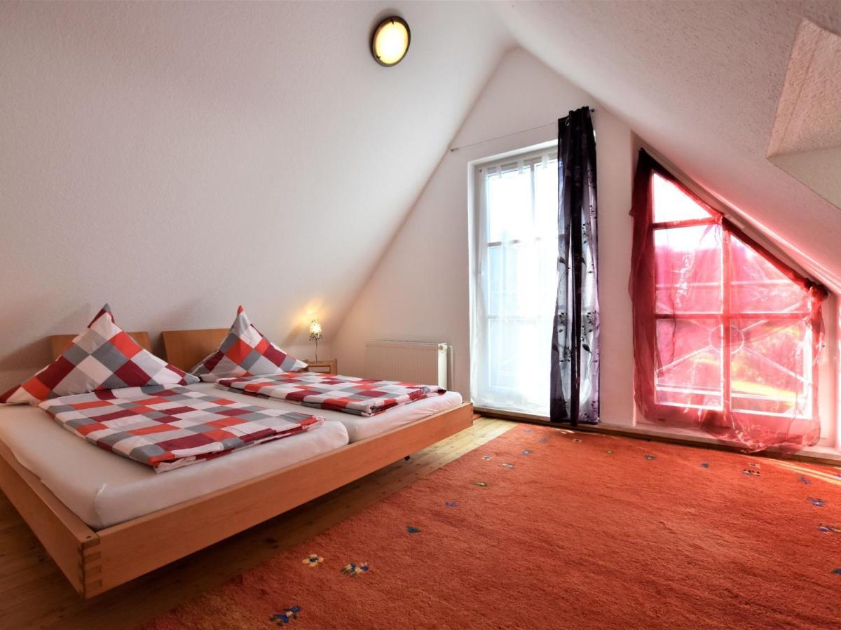 4 Room Holiday Apartment With Garden Kossau Værelse billede