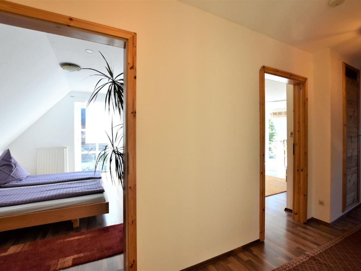 4 Room Holiday Apartment With Garden Kossau Værelse billede